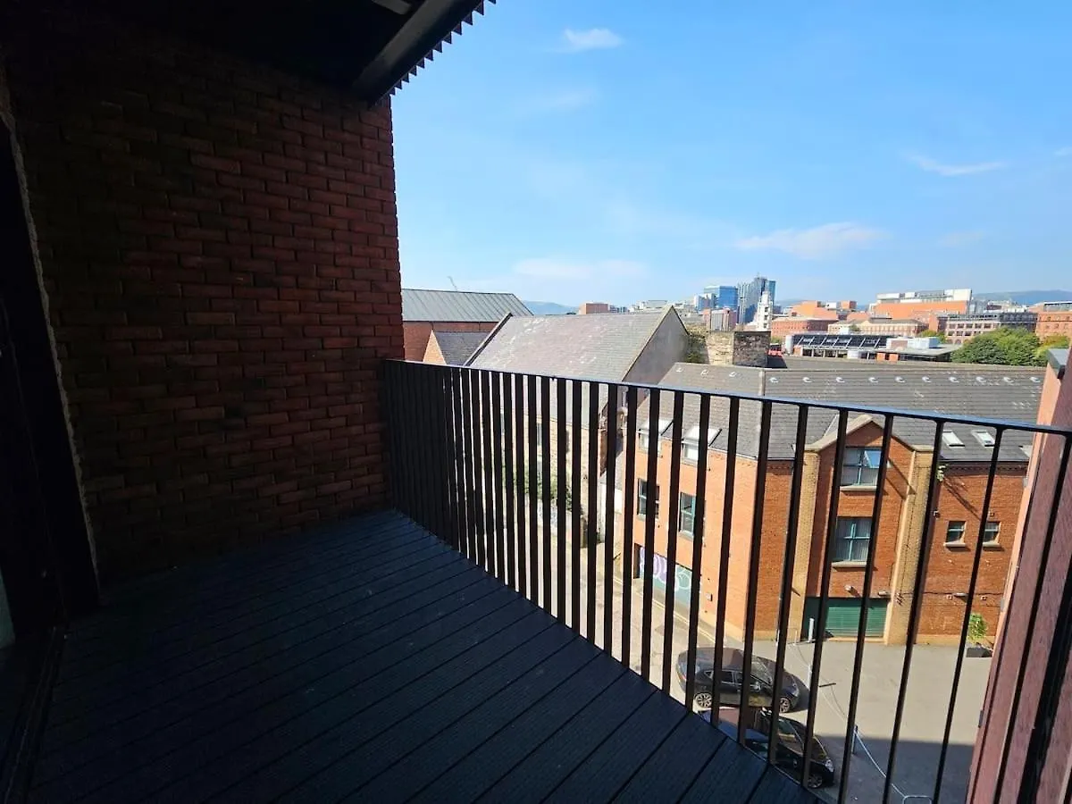 2 Bedroom City Centre Apartment With Terrace Belfast
